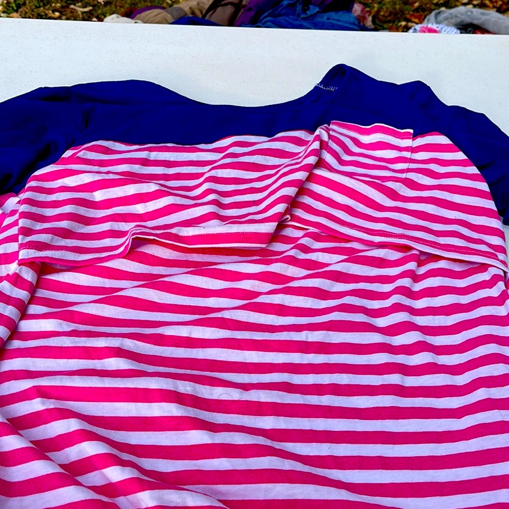 Short sleeve breastfeeding shirt